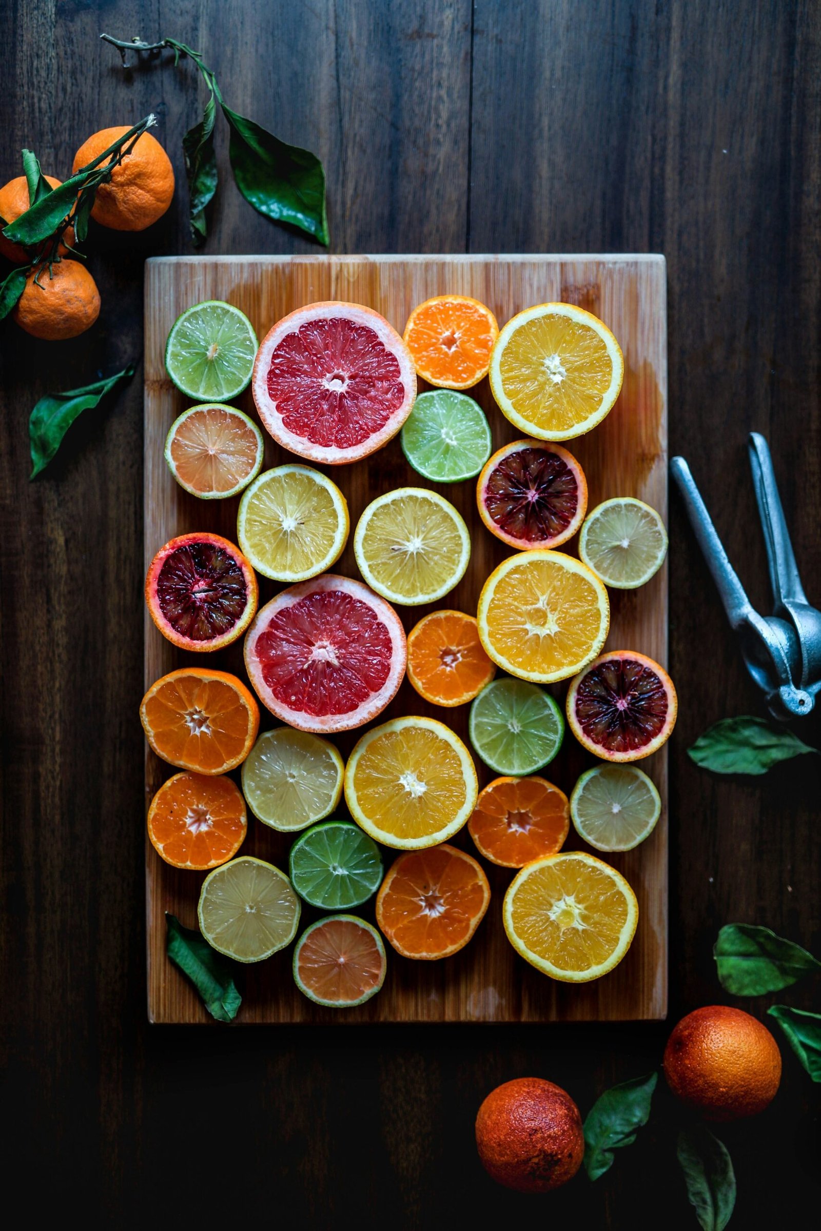 Top Low-Oxalate Foods Rich in Vitamin C: 12 Essential Picks